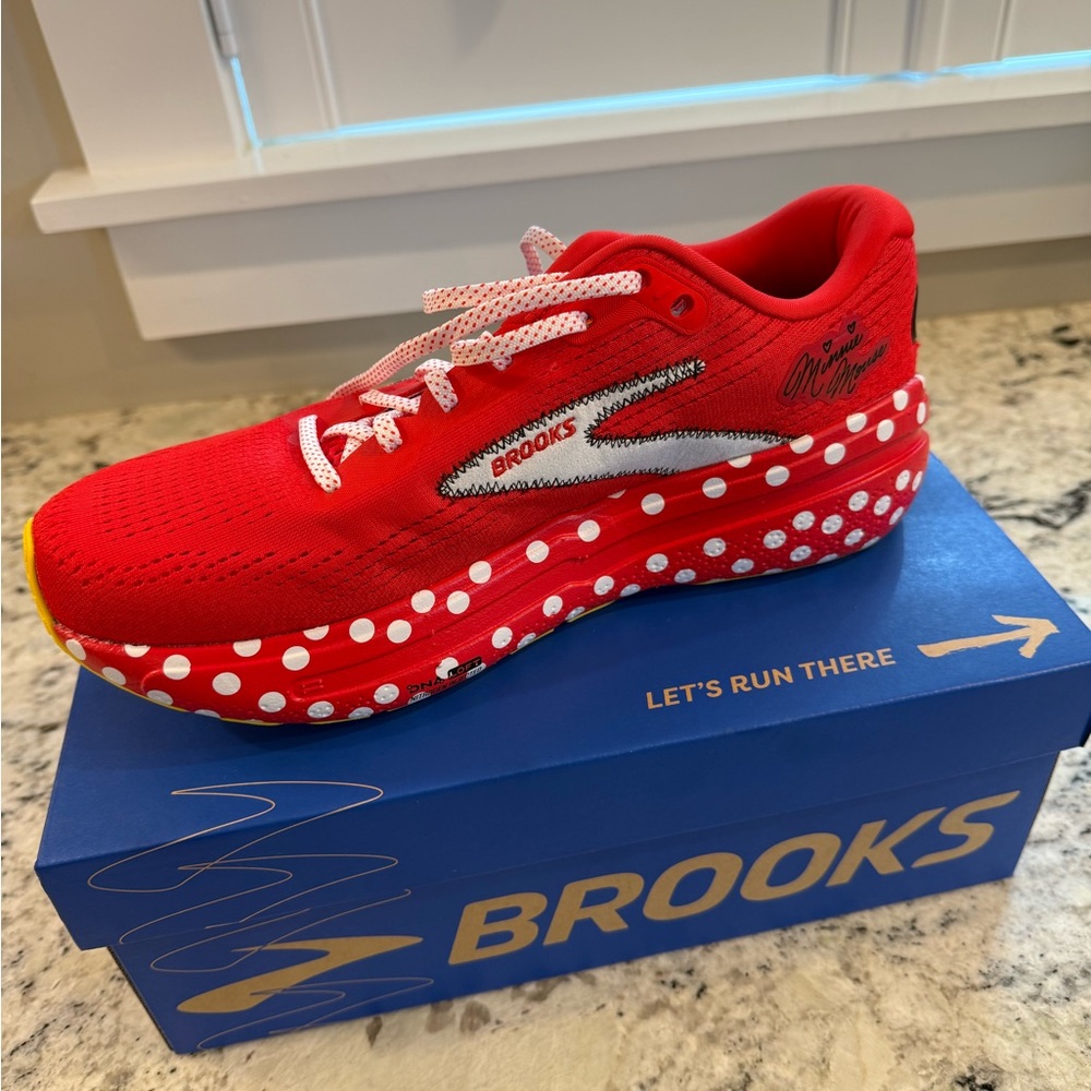 RunDisney x Brooks Minnie Mouse Running Sneakers
